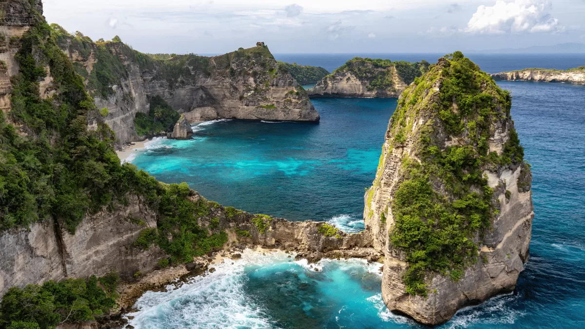 Bali kembali memperkuat posisinya sebagai destinasi wisata berkelanjutan dunia melalui penyelenggaraan Eco Tourism Week 2026 yang akan berlangsung pada 30–31 Mei 2026 di Bali Beach Convention Center, Sanur.